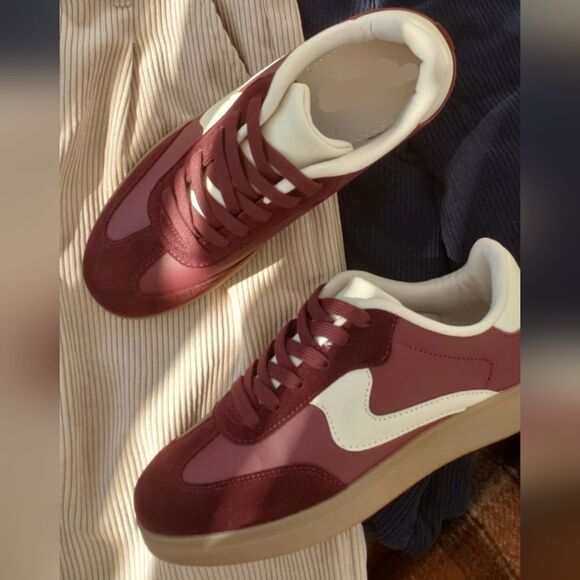 🐻🍂The Taylor// burgundy sneaker - Picture 3 of 3
